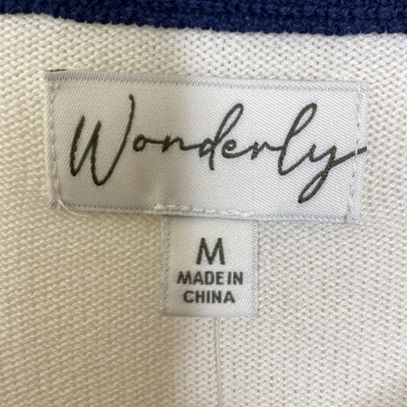 NWT White with Blue Fade Ombré Sweater with Dolman Sleeves size M - Picture 4 of 10